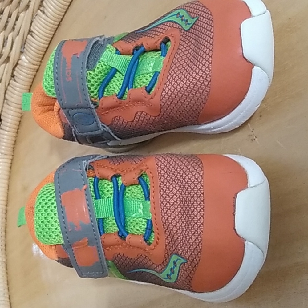 Saucony toddler boys sneakers ( flash go Jr )